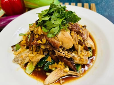 5/7(四) B班 山東燒雞捲餅+梅干扣肉竹筍包+金沙椰香千層油糕 / 陳琪琮老師3