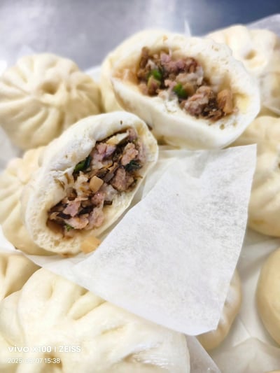 5/7(四) B班 山東燒雞捲餅+梅干扣肉竹筍包+金沙椰香千層油糕 / 陳琪琮老師4