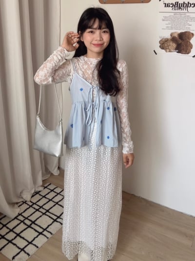 Look 2 刺繡綁帶背心+小花花半身裙1