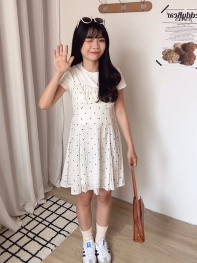 Look5 內搭短T+小花吊帶短洋1