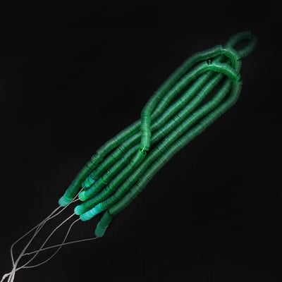 LM-Iridescent Green meadow color n° 3051-4mm2