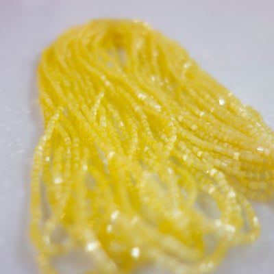 2 CUT BEADS 11°－馬卡龍11