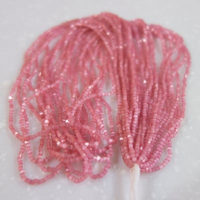 2 CUT BEADS 11°－馬卡龍9