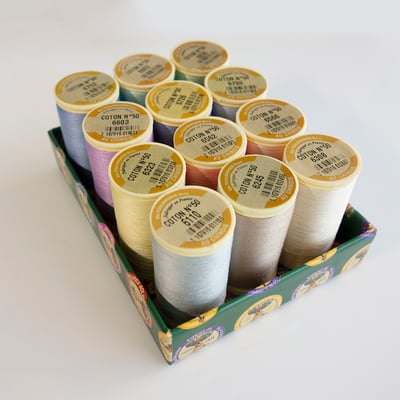 現貨-馬卡龍 12色 POLYVALENT BOX 12 SPOOLS PASTEL TONES5