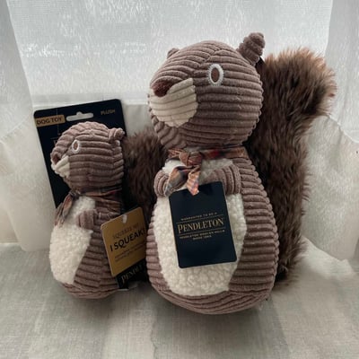 Pendleton Plush Squirrel 擬真松鼠玩具（圓滾滾、大尾巴、小領巾）5