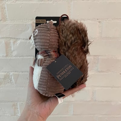 PENDLETON Plush Squirrel 擬真松鼠玩具（圓滾滾、大尾巴、小領巾）9