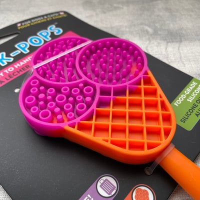 Spunky Pup Lick Pops 舔食棒棒糖2