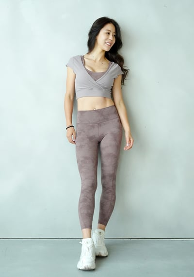 美麗飛高腰超彈棉感渲染九分提臀褲 - (奶茶色) / (天空白)2