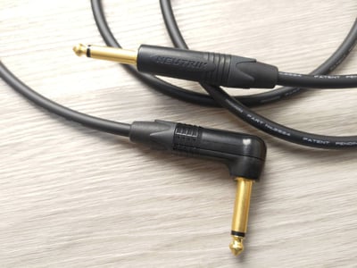吉他/BASS導線=[MOGAMI/2524]+[NEUTRIK鍍金/TS+TS-L]5
