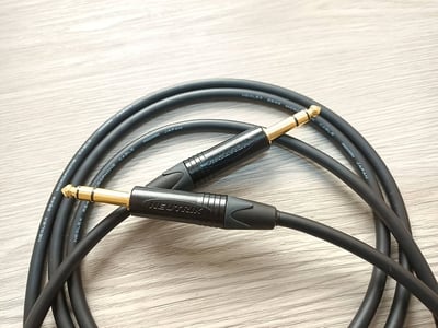 平衡音訊導線=[MOGAMI/2549]+[NEUTRIK鍍金/XLR公+XLR母+TRS]8