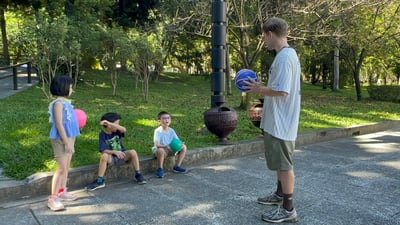 早鳥優惠！7/20-7/24 | 8/10-8/14【4-6歲6-12歲｜外師全美語夏令營】熱血小小籃球員：球場挑戰特訓營 x 實驗 ｘ角色扮演 x 實境體驗14