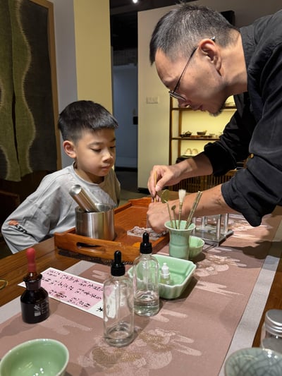 超早鳥優惠！8/3-8/7 | 8/10-8/14 | 8/17-8/21 | 8/24-8/28【5-12歲｜夏令營】小小製香師文化藝術探索營：中師授課 x 實驗 x 角色扮演 x 實境體驗7