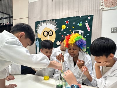 1/26~1/30 大安【5-10歲｜外師全美語冬令營】瘋狂實驗室 : 科學實驗探索營 x 實驗 x 烘焙 ｘ角色扮演 x 實境體驗5