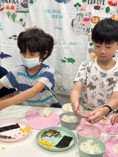 超早鳥優惠！7/1-7/3 【4-6歲6-12歲｜外師全美語夏令營】小廚神的味蕾探險：美味大進擊 x 實驗 x 烘焙 ｘ角色扮演 x 實境體驗14