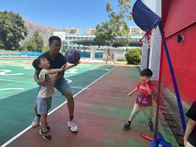 早鳥優惠！7/20-7/24 | 8/10-8/14【4-6歲6-12歲｜外師全美語夏令營】熱血小小籃球員：球場挑戰特訓營 x 實驗 ｘ角色扮演 x 實境體驗2