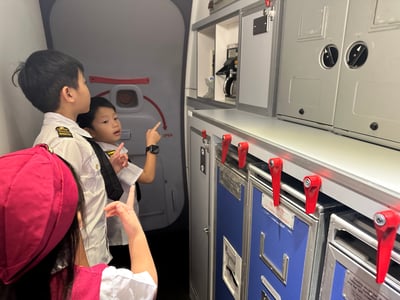 早鳥優惠！7/20-7/24 | 8/3-8/7 | 8/24-8/28【4-10歲｜外師全美語夏令營】我是小小空服員飛行任務營 x 實驗 ｘ角色扮演 x 實境體驗4