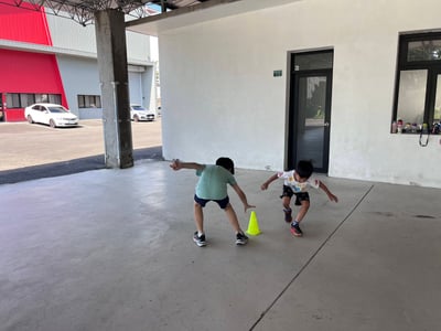 早鳥優惠！7/27-7/31 | 8/3-8/7【5-10歲｜外師全美語夏令營】陽光小將出任務：活力足球挑戰營 x 實驗 ｘ角色扮演 x 實境體驗5