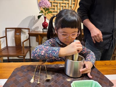 超早鳥優惠！8/3-8/7 | 8/10-8/14 | 8/17-8/21 | 8/24-8/28【5-12歲｜夏令營】小小製香師文化藝術探索營：中師授課 x 實驗 x 角色扮演 x 實境體驗3