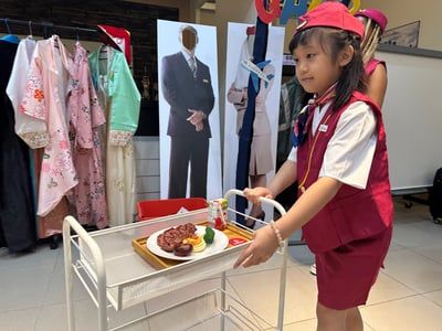 早鳥優惠！7/20-7/24 | 8/3-8/7 | 8/24-8/28【4-10歲｜外師全美語夏令營】我是小小空服員飛行任務營 x 實驗 ｘ角色扮演 x 實境體驗12