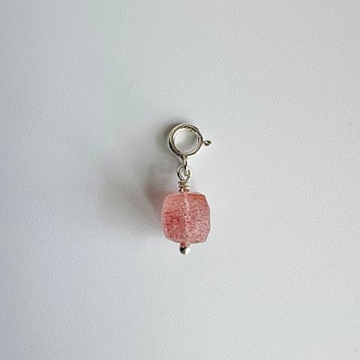 Strawberry Whisper 墜飾1