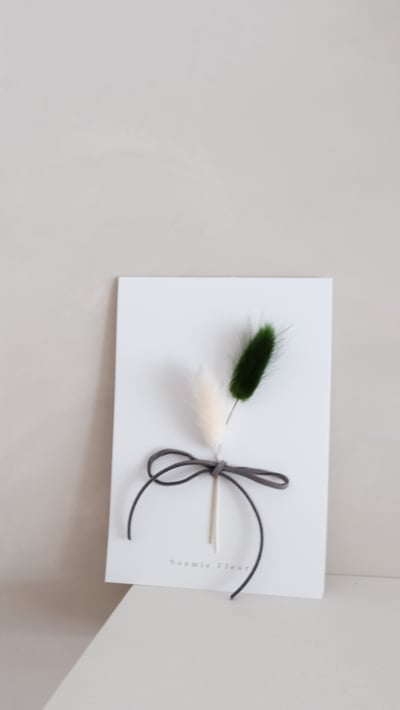 上掀蓋式卡片(乾燥花隨機搭配，含代筆，限30字內，請於備註欄備註卡片內容)