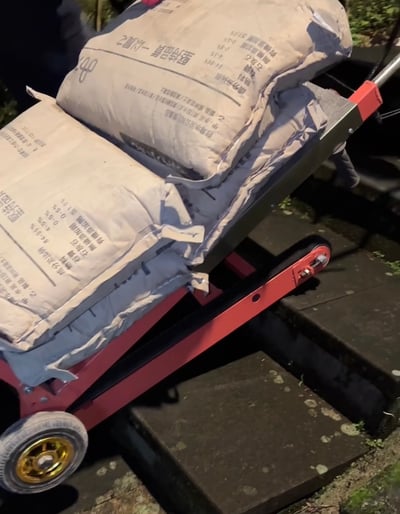 【老虎機器進料】專營民宅進退料、機器進料，專業承包工程進退料，水泥、建材、爬樓機、爬梯機、搬運機3