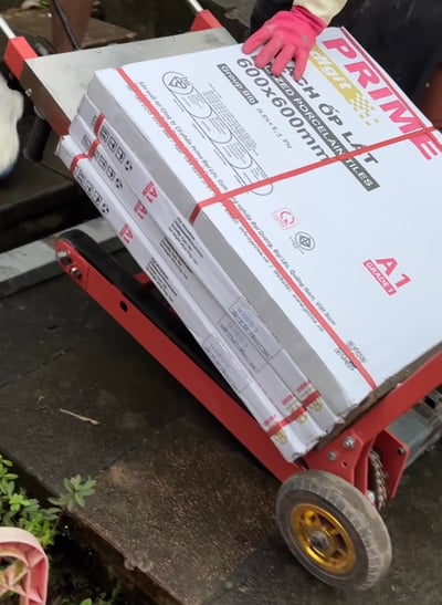 【老虎機器進料】專營民宅進退料、機器進料，專業承包工程進退料，磁磚、建材、爬樓機、爬梯機、搬運機3