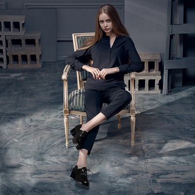 karine(MIT台灣製)全真皮綁帶樂福粗跟踝靴-原皮黑7