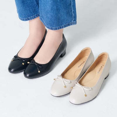 karine(MIT台灣製)全真皮金屬蝴蝶結低跟包鞋-白色8