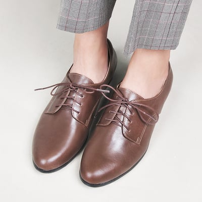 karine(MIT台灣製)全真皮綁帶低跟德比鞋-咖啡色5