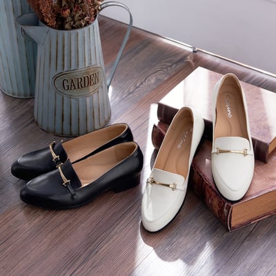 karine(MIT台灣製)全真皮飾釦低跟樂福鞋-紳士黑8