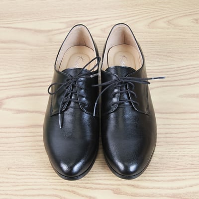 karine(MIT台灣製)全真皮綁帶低跟德比鞋-黑色4