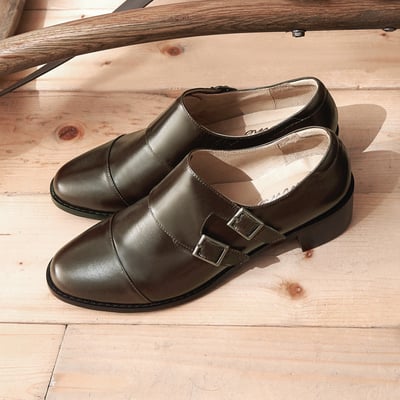 karine(MIT台灣製)全真皮雙釦帶低跟孟克鞋-咖啡色1