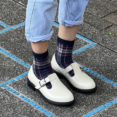 karine(MIT台灣製)全真皮釦帶T字瑪莉珍鞋-米白色6