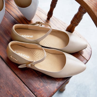 karine(MIT台灣製)全真皮尖頭繫帶內增高楔型鞋-駝色1