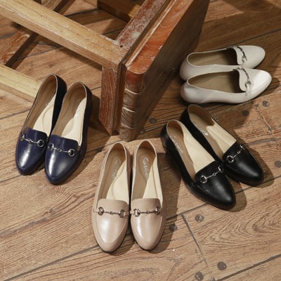 karine(MIT台灣製)全真皮飾釦後踩兩穿低跟樂福鞋-爵士黑5