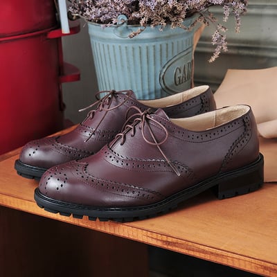 karine(MIT台灣製)全真皮寬楦綁帶雕花牛津鞋-咖啡色1