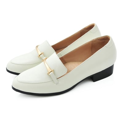 karine(MIT台灣製)全真皮飾釦低跟樂福鞋-起司白2
