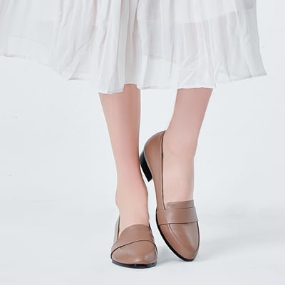 karine(MIT台灣製)全真皮素面低跟樂福鞋-小麥2