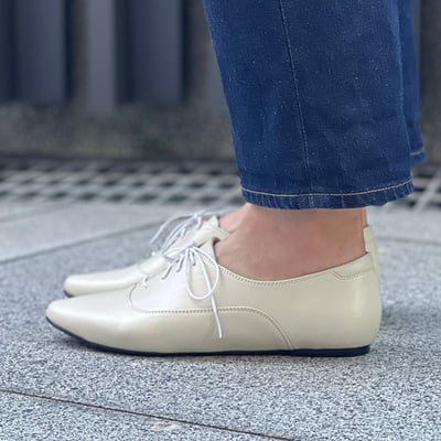 karine(MIT台灣製)全真皮尖頭綁帶內增高德比鞋-起司白6