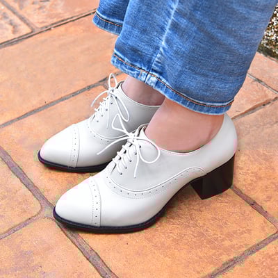 karine(MIT台灣製)全真皮綁帶牛津粗跟踝靴-米白色4