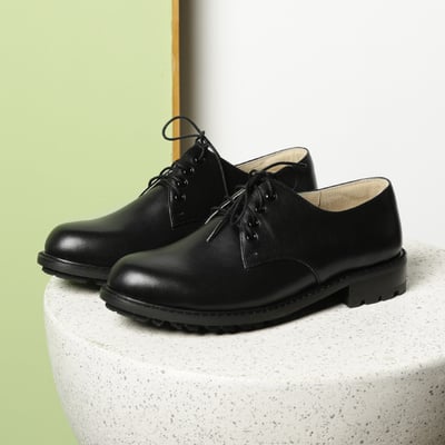 karine(MIT台灣製)全真皮綁帶寬楦厚底德比鞋-黑色1
