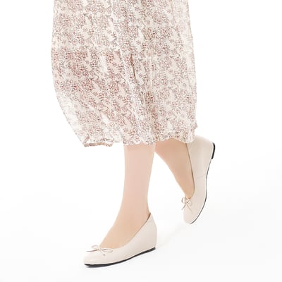 karine(MIT台灣製)全真皮格紋內增高楔型娃娃鞋-優雅白5