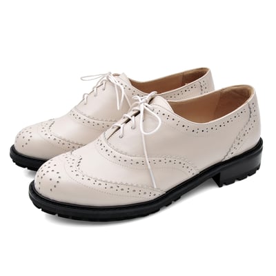 karine(MIT台灣製)全真皮寬楦綁帶雕花牛津鞋-米白色4