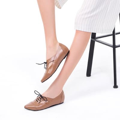 karine(MIT台灣製)全真皮尖頭綁帶內增高牛津鞋-駝色5