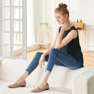 karine(MIT台灣製)全真皮素面低跟樂福鞋-黑色8