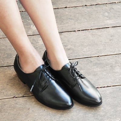 karine(MIT台灣製)全真皮綁帶低跟德比鞋-黑色6