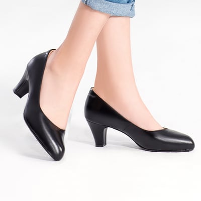 karine(MIT台灣製)全真皮素面微尖高跟鞋-黑色2