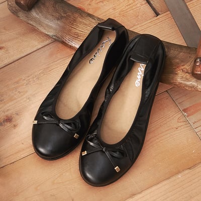 karine(MIT台灣製)全真皮金屬釦蝴蝶結厚底娃娃鞋-黑色1