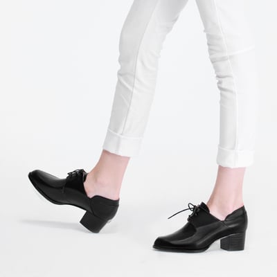 karine(MIT台灣製)全真皮綁帶樂福粗跟踝靴-原皮黑2